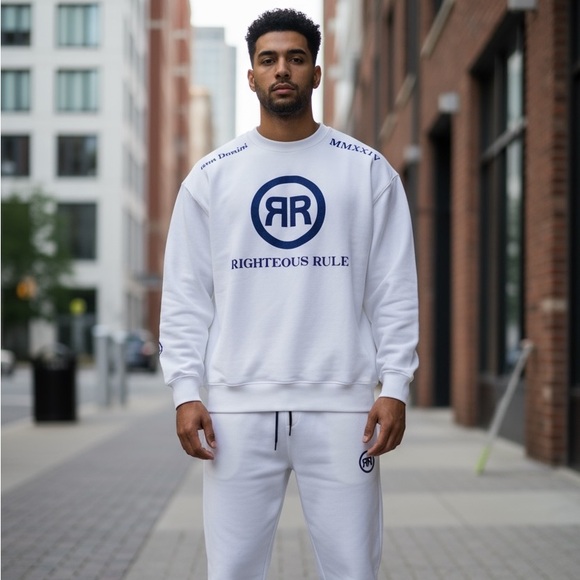 White and Blue Cotton Fleece 2pc Set.ALL REASONABLE OFFERS ACCEPTED!